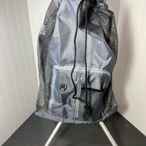 BeeGreen Lightweight Drawstring Backpack – Gray Mesh Sides – Excellent Condition